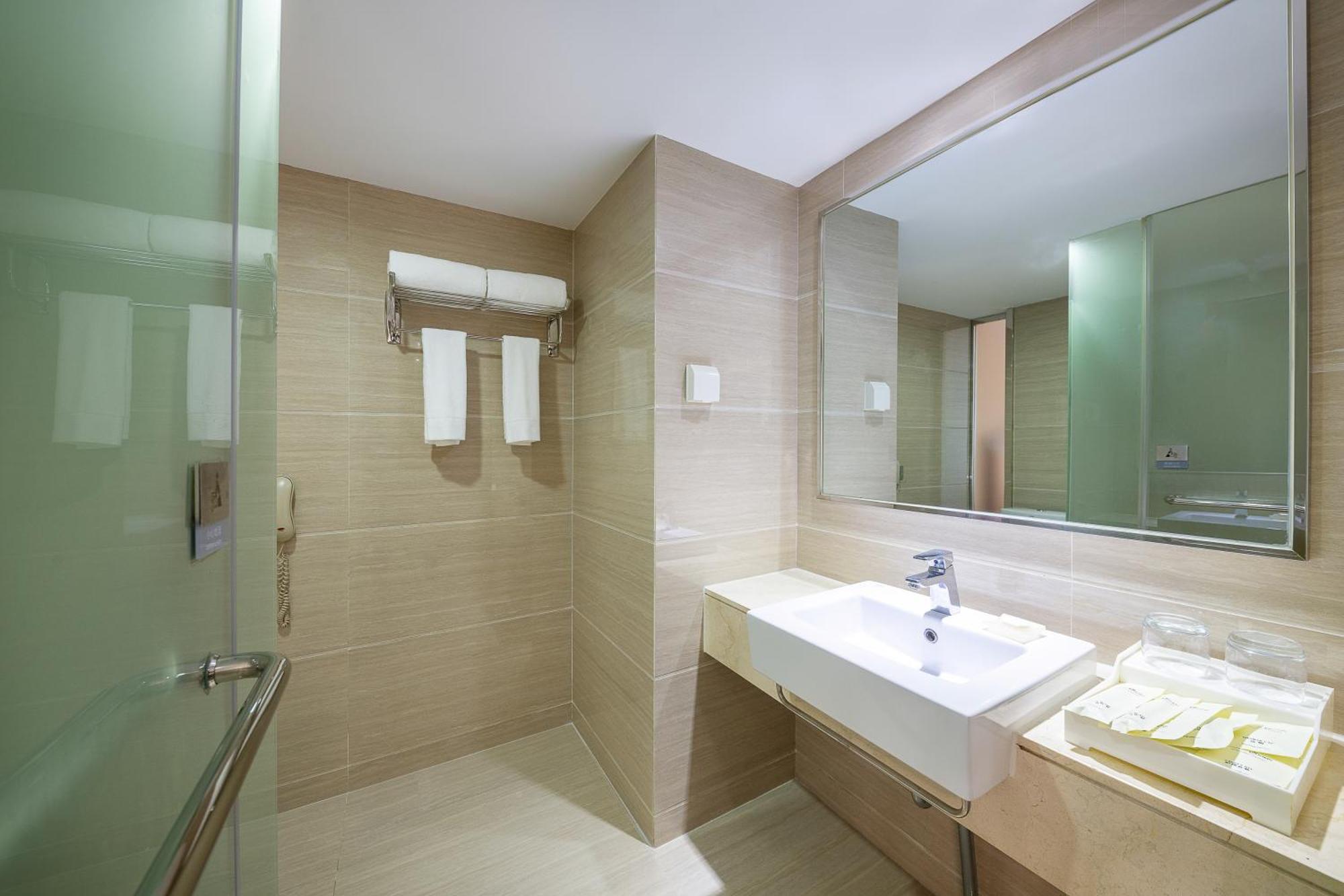Zhongyi Hotel - Guangzhou Feixiang Park Metro Station Wanda Plaza Exterior foto